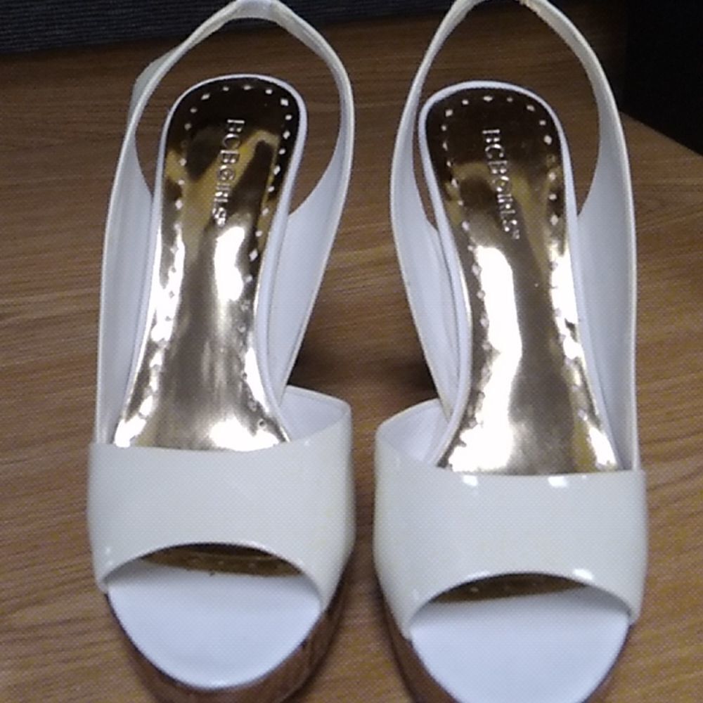 BCBGIRL SIZE 8.5 High Heel Shoes Cream color wood grain heels - Picture 3 of 10